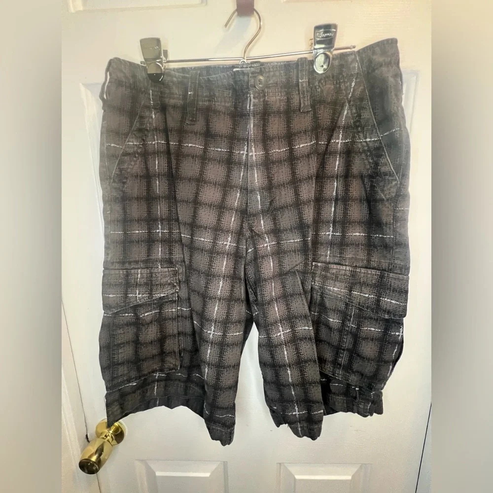 Urban Pipeline Black and Gray Cargo Shorts Relaxed Fit